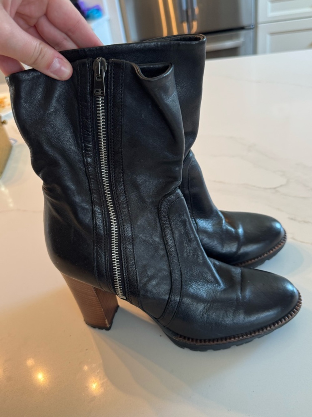 Women's Black Leather Mid-Calf Zip Heeled Boots